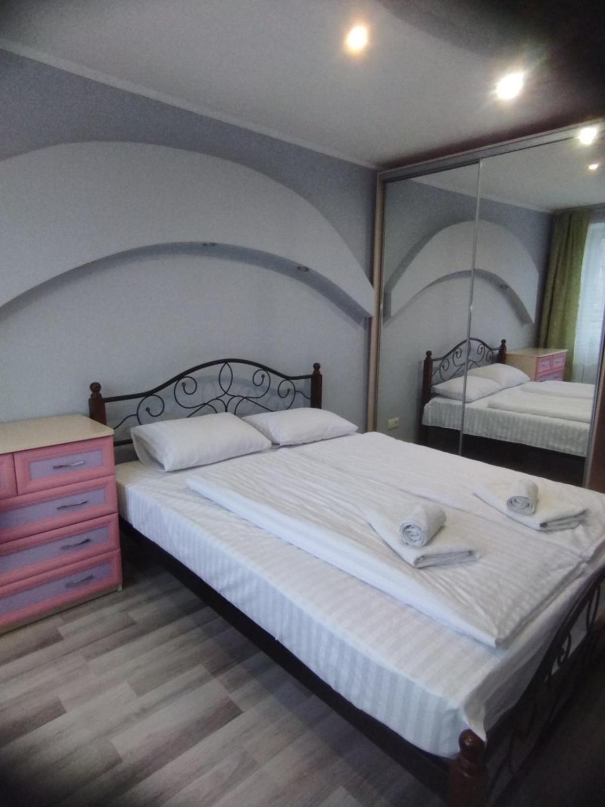 Дизайнерська Квартира У Центрі Міста Uzhhorod Ngoại thất bức ảnh